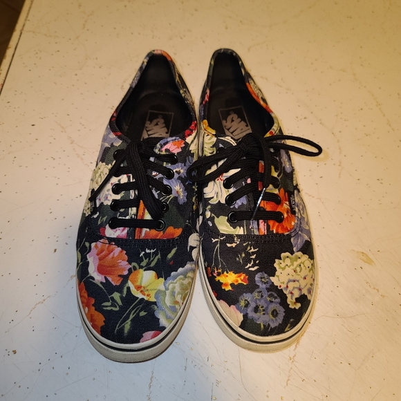 Women's Floral Vans Size 9. Great condition! - Picture 2 of 16